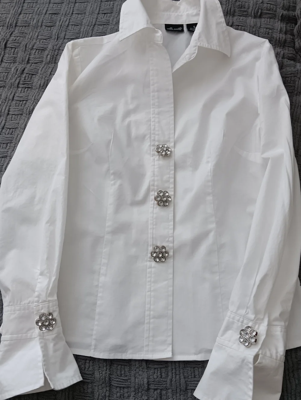 Willi Smith White Button-Front Blouse with Decorative Jewel Buttons - Picture 3 of 5